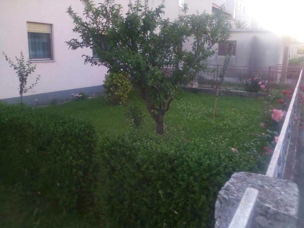 Apartmani Ledenko Kaštela Exterior foto